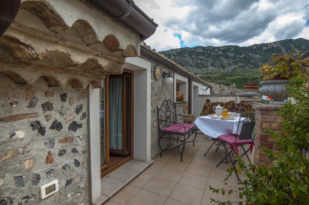 B&B La Ginestra Civita Ruang foto