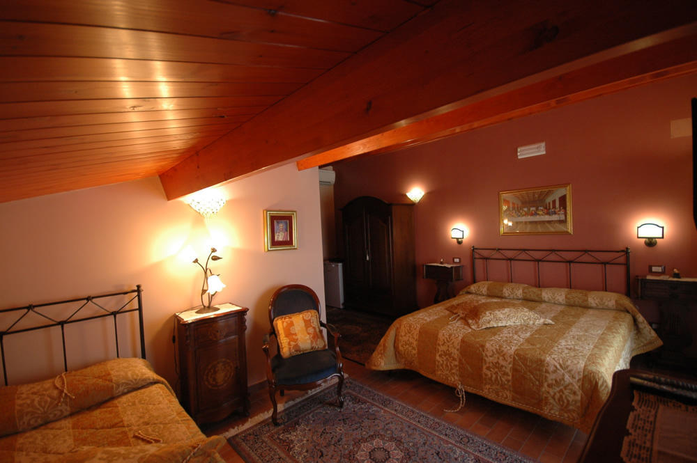 B&B La Ginestra Civita Bagian luar foto