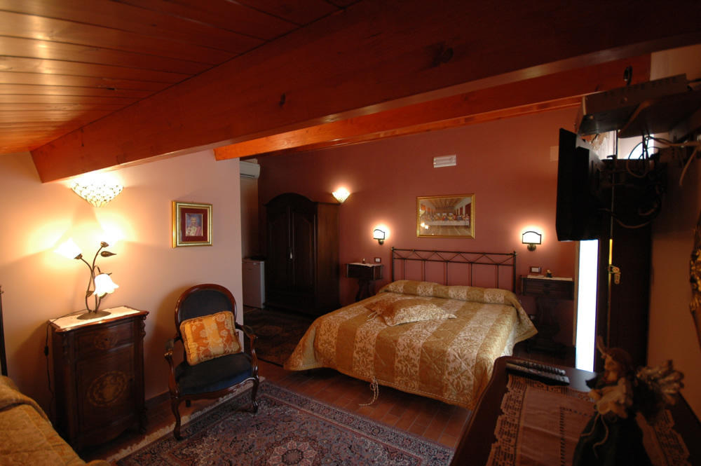 B&B La Ginestra Civita Bagian luar foto