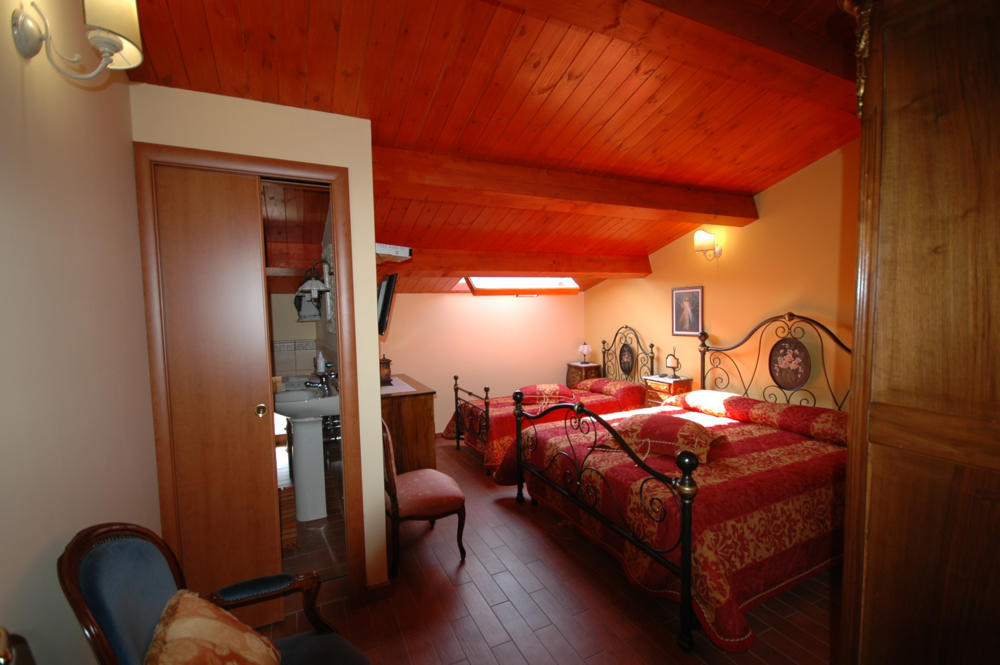 B&B La Ginestra Civita Ruang foto
